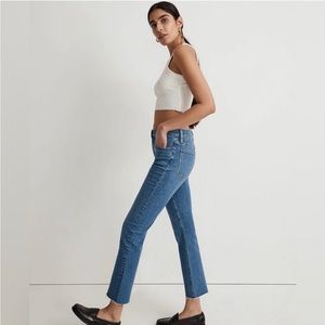 Madewell Mid-Rise Kick Out Crop Cherryville Wash Raw-Hem Flare Jeans